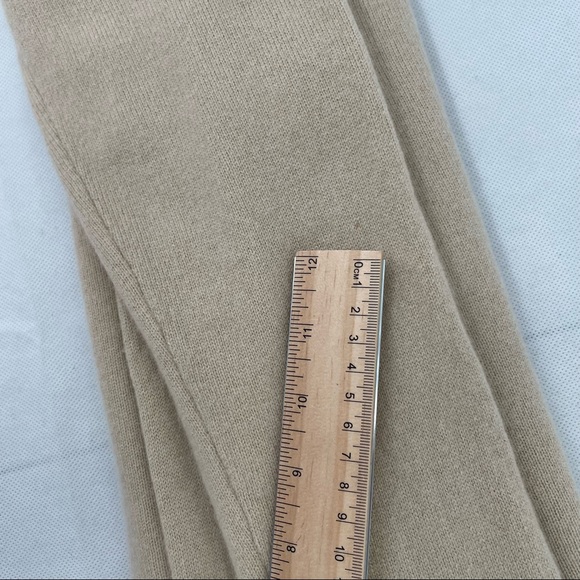 Classiques Entire Womens S 100% Cashmere  Long Sleeve Sweater V Neck  Beige - Picture 9 of 9